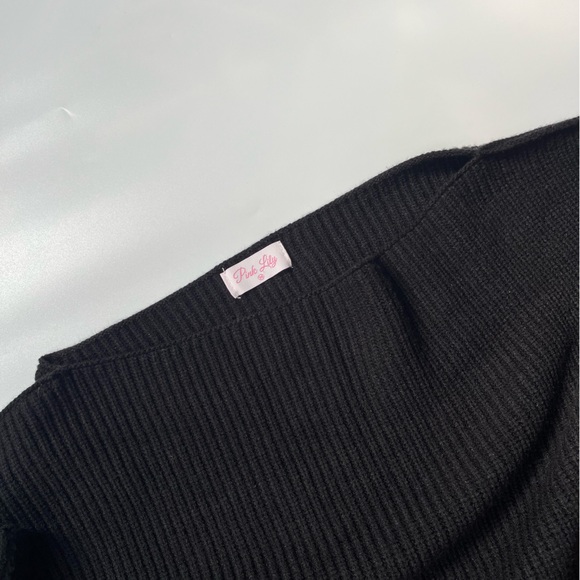 Pink lily black sweater size medium VERY SOFT - Picture 4 of 5